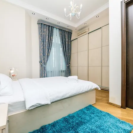 Apartment On Independence Square *